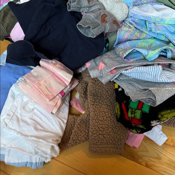 50 piece kids clothes bundle baby to toddler. Girl and boy bundle - Picture 5 of 7